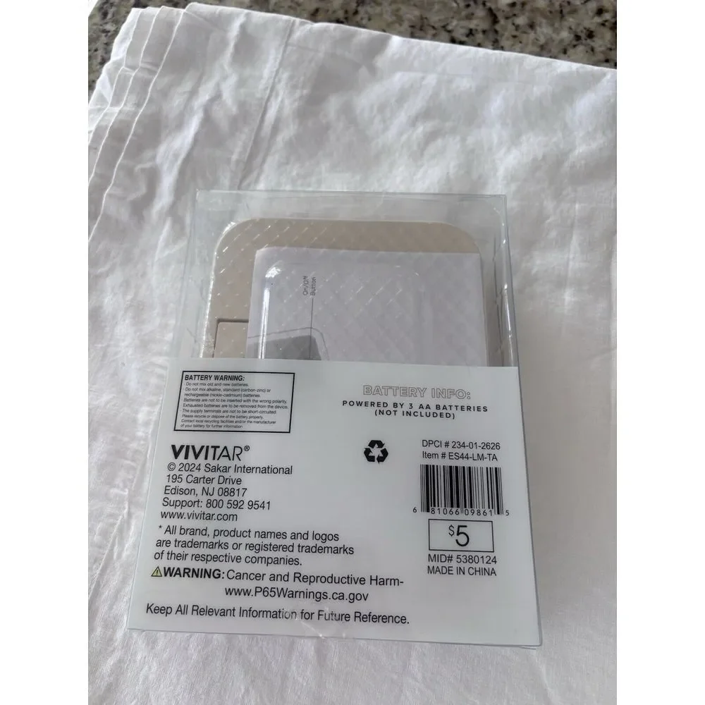 Portable‎ Make Up Mirror And Eyeglasses/Jewelry Cleaner 2593. New In Box